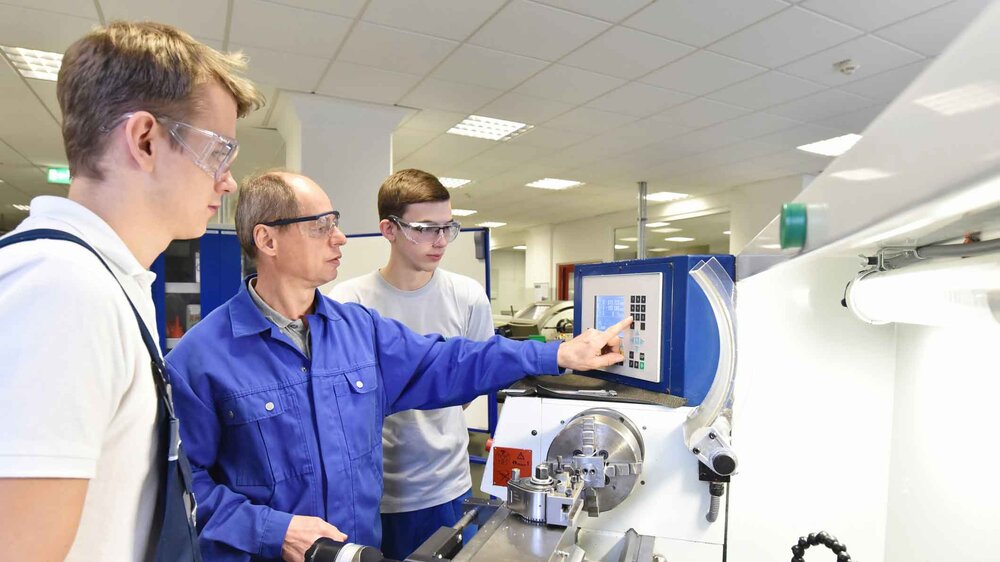 Making Apprenticeships a Success: From Marketing to Hiring Making Apprenticeships a Success: From Marketing to Hiring