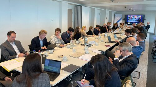 Etwa 100 Teilnehmer kamen für das Seminar „Bodenpolitik und bezahlbares Wohnen“ zusammen, darunter Wissenschaftler, politische Entscheidungsträger und Praxisvertreter aus ganz Europa. 